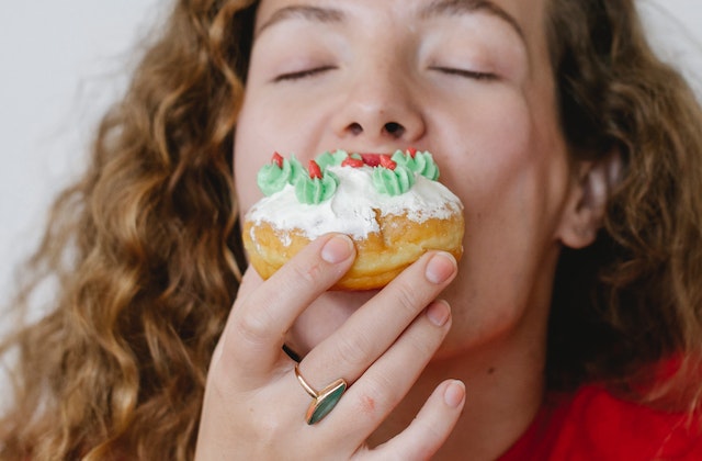 Can I Eat Hot Cheetos While Pregnant? 3 Effective Ways To Beat Your Cravings 1 pexels tim douglas 6210866