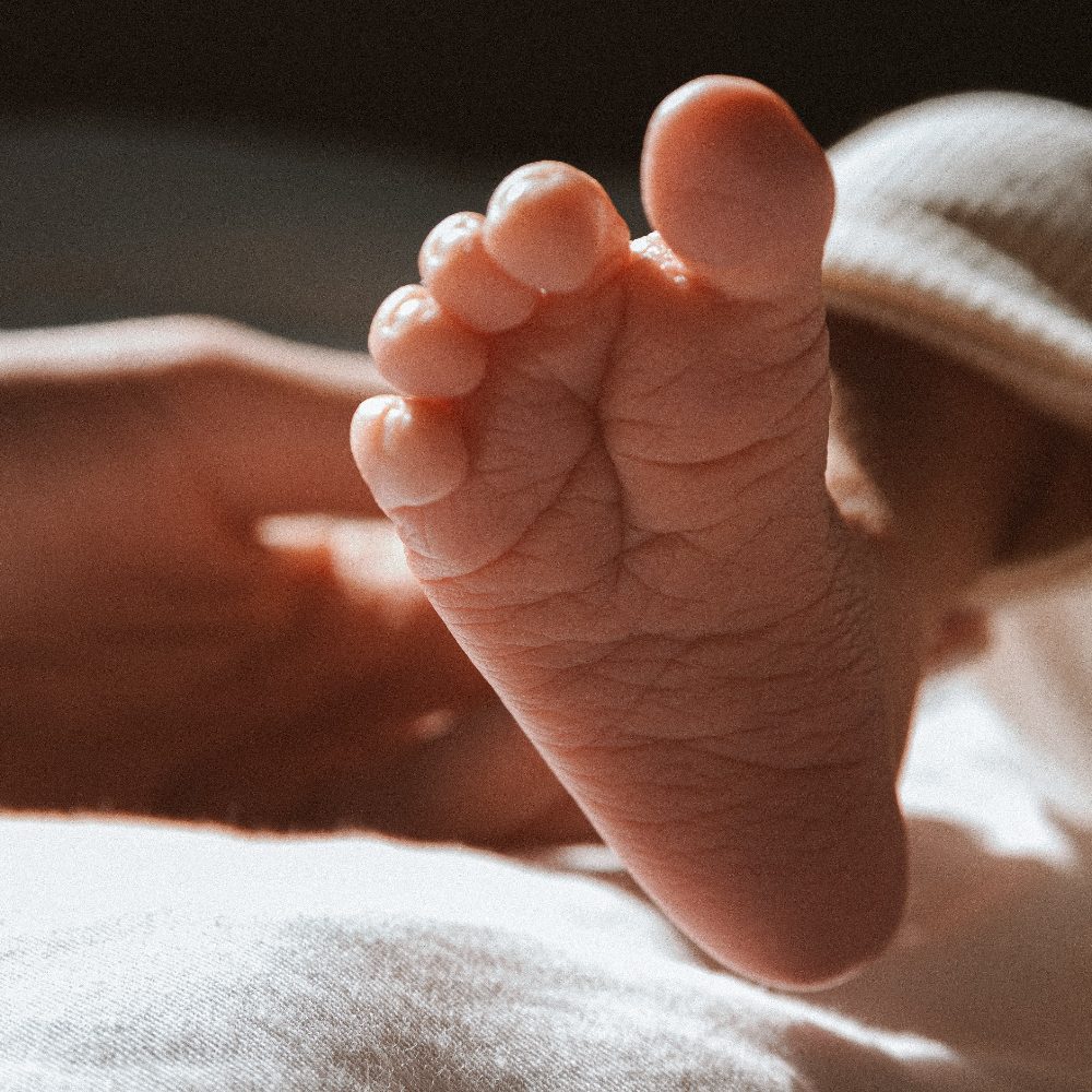 signs of an underfed baby