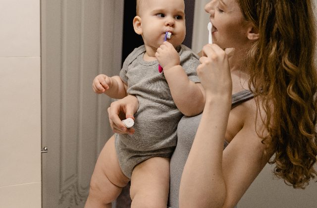 How To Brush The Teeth Of A Two-Year-Old - 5 Important Tips 2 image 640x420 10 1