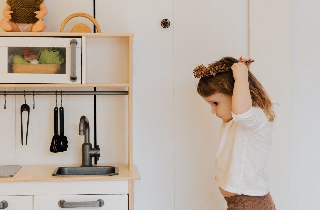 Phrases To Use When Your Toddler Does Not Listen - 10 Effective Picks 2 image 640x420 2023 10 06T212500.227