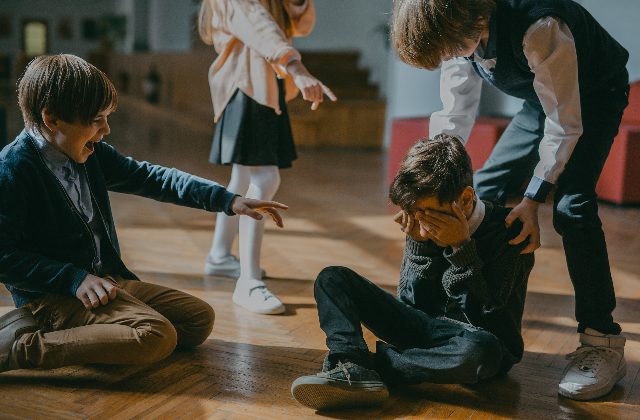 What to Say to Your Child When Friends Are Mean - 17 Genuine Phrases 1 what to say to your child when friends are mean