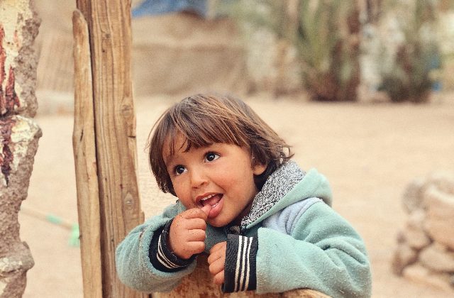 Toddler Sticking His Fingers Down His Throat - 5 Important Insights for Concerned Parents 1 toddler sticking his fingers down his throat
