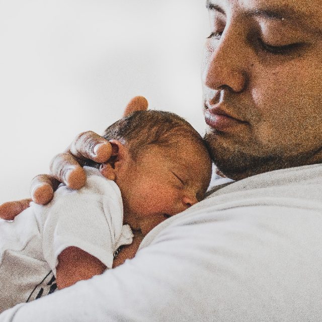 Skin-To-Skin With Dad: 7 Heartwarming Benefits.