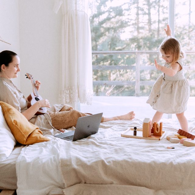 Phrases To Use When Your Toddler Does Not Listen – 10 Effective Picks