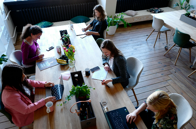 4 Important Ways Working Moms Are Reclaiming Balance Without Burning Out 1 working moms are reclaiming balance
