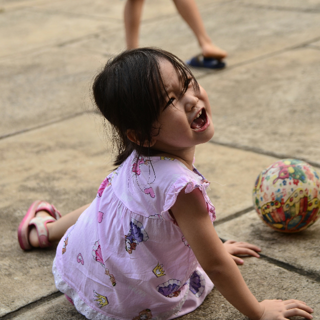 3 Calm Parenting Responses That De-Escalate Any Tantrum Fast